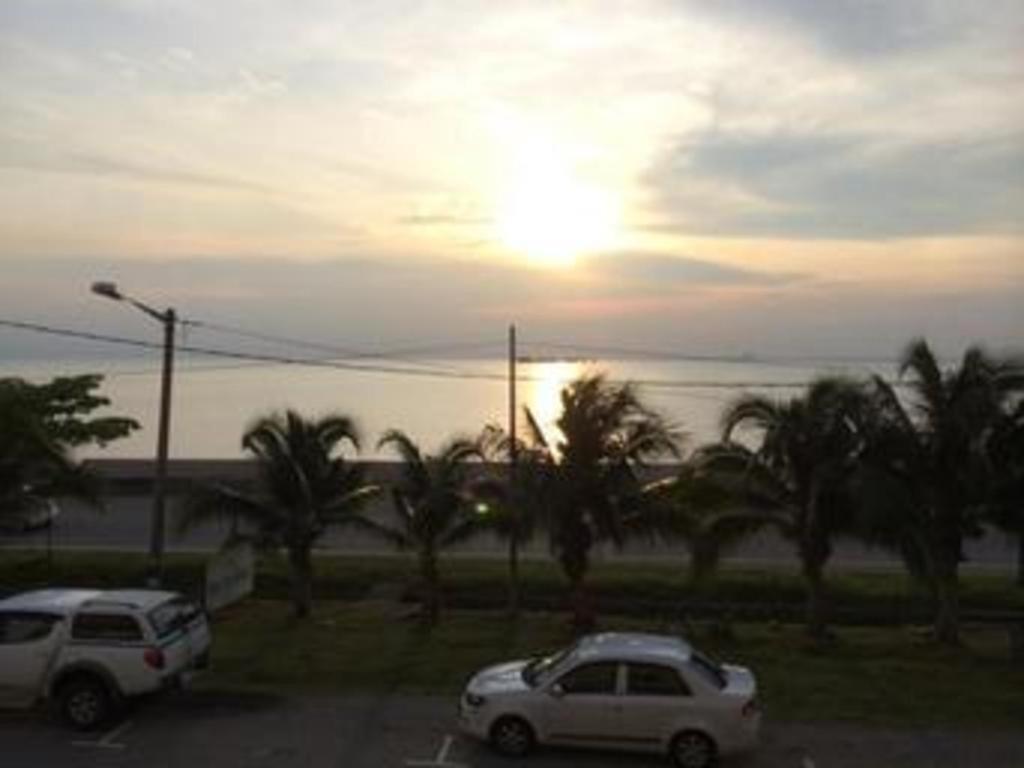 Sea Front Hotel Port Dickson Exteriör bild