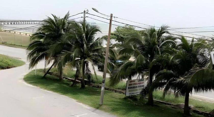 Sea Front Hotel Port Dickson Exteriör bild